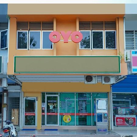 Oyo 89850 Mutiara Motel Kuah Exteriér fotografie