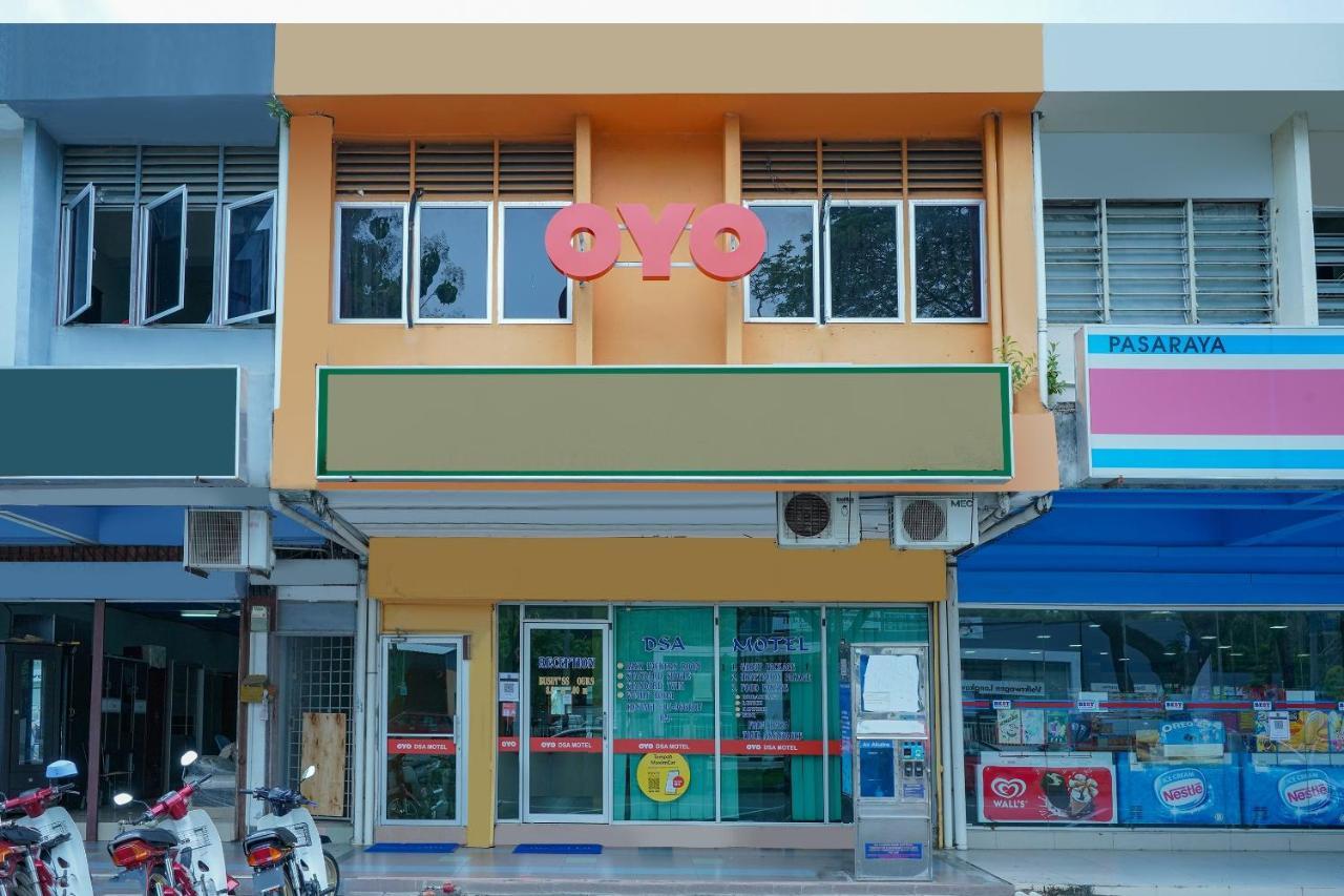 Oyo 89850 Mutiara Motel Kuah Exteriér fotografie