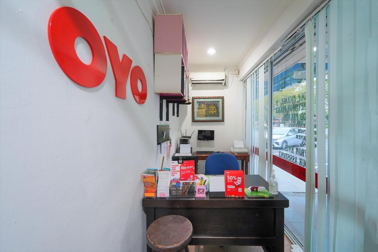 Oyo 89850 Mutiara Motel Kuah Exteriér fotografie