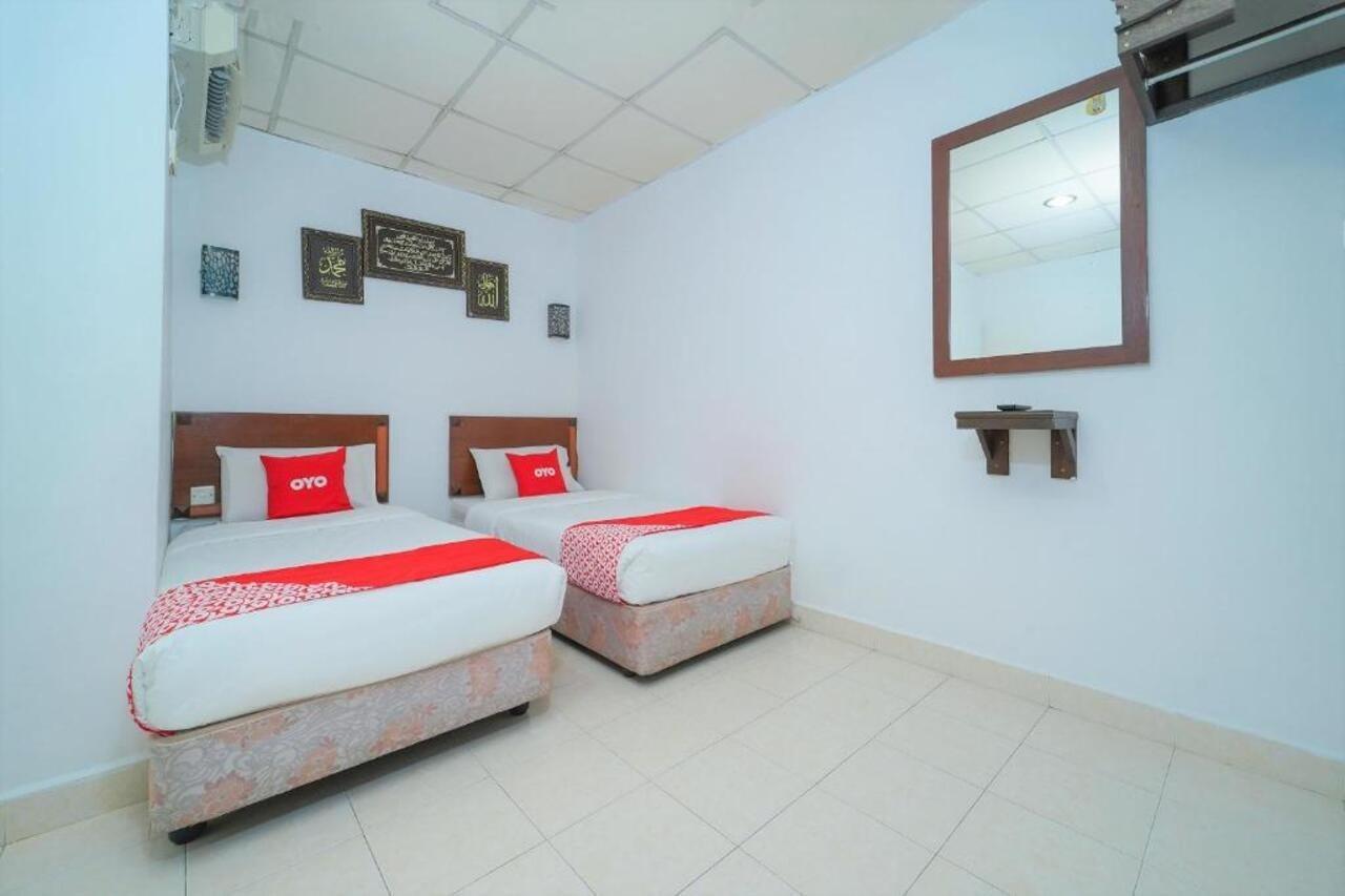 Oyo 89850 Mutiara Motel Kuah Exteriér fotografie